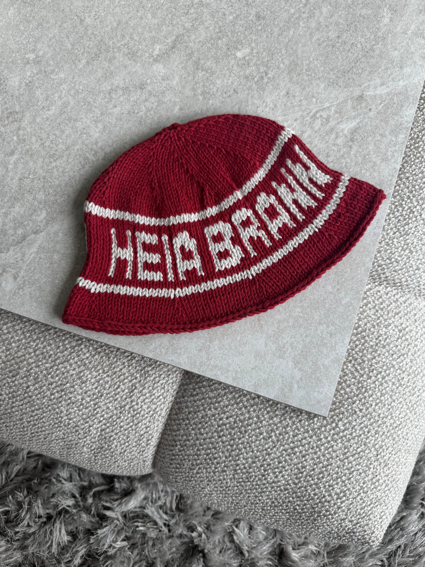 HEIA BRANN buckethat (english)