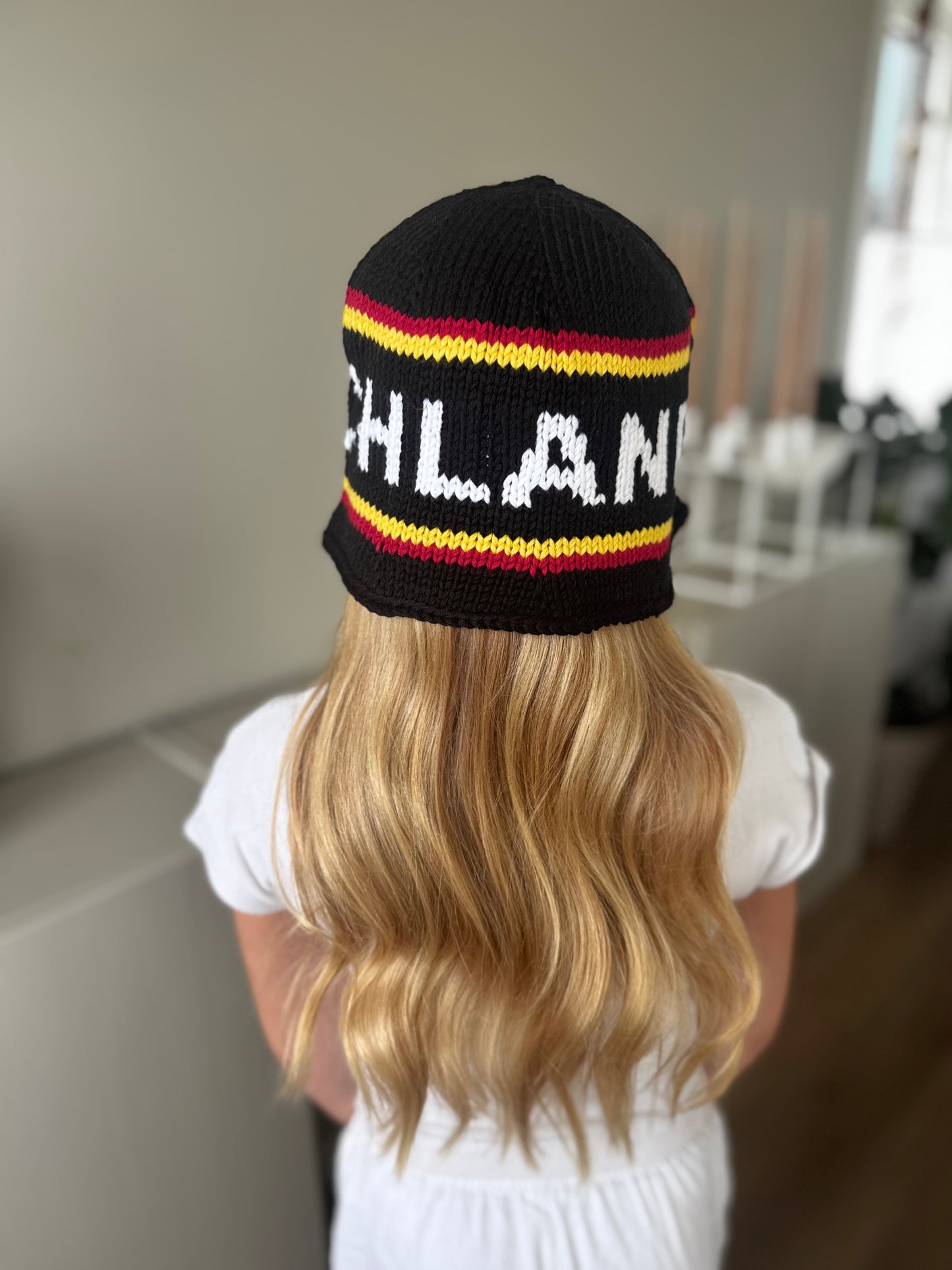 DEUTSCHLAND  buckethat (english)