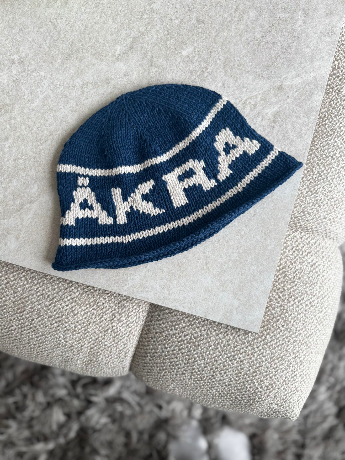 HEIA ÅKRA, bøttehatt (norsk)